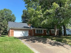 Pre-foreclosure in  BANNOCKBURN DR Henderson, KY 42420