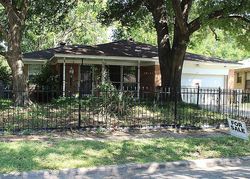 Pre-foreclosure in  DELL OAK DR Dallas, TX 75217