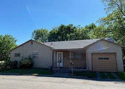 Pre-foreclosure in  S HOWETH ST Gainesville, TX 76240