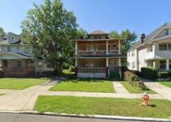 Pre-foreclosure in  CLIFFVIEW RD Cleveland, OH 44112