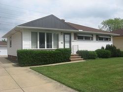 Pre-foreclosure in  WINTER LN Cleveland, OH 44144