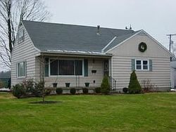 Pre-foreclosure in  SHERWOOD DR W Newark, OH 43055