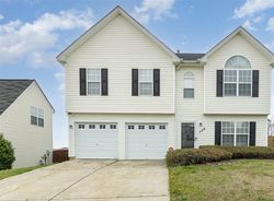 Pre-foreclosure in  REIGATE RD Charlotte, NC 28262