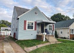 Pre-foreclosure in  BROOKSIDE DR Buffalo, NY 14220