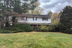 Pre-foreclosure in  WOOD SORRELL LN East Northport, NY 11731