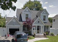 Pre-foreclosure in  TOPLAND PL East Northport, NY 11731