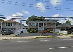 Pre-foreclosure in  MERRICK AVE Merrick, NY 11566