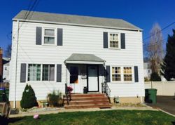 Pre-foreclosure in  JUDITH PL Edison, NJ 08837