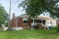 Pre-foreclosure in  HUNTINGDON LN Saint Louis, MO 63123