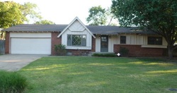 Pre-foreclosure in  E PEACH TREE LN Wichita, KS 67207