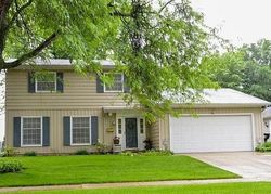 Pre-foreclosure in  RENFREW DR South Bend, IN 46614