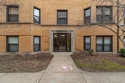 Pre-foreclosure in  N GREENVIEW AVE E Chicago, IL 60626