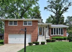 Pre-foreclosure in  BOHLANDER AVE Berkeley, IL 60163