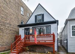 Pre-foreclosure in  W WARWICK AVE Chicago, IL 60641