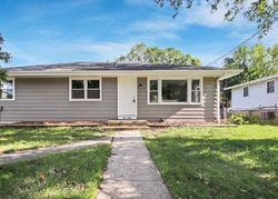 Pre-foreclosure in  LINCOLN PKWY East Peoria, IL 61611