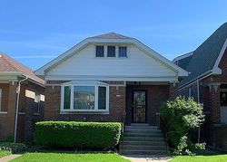 Pre-foreclosure in  W NELSON ST Chicago, IL 60641
