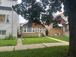 Pre-foreclosure in  S 48TH CT Cicero, IL 60804