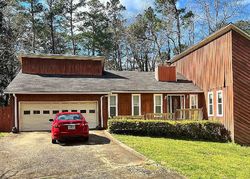 Pre-foreclosure in  HIDDEN HILLS PKWY Stone Mountain, GA 30088