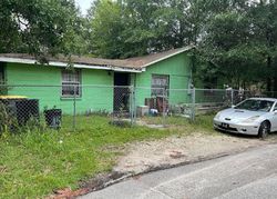 Pre-foreclosure in  W 9TH ST Jacksonville, FL 32209