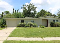 Pre-foreclosure in  KNOLL DR Jacksonville, FL 32221
