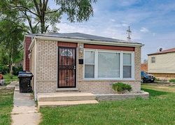 Pre-foreclosure in  SPAULDING AVE Harvey, IL 60426