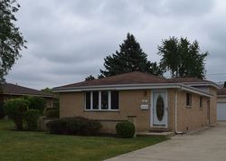 Pre-foreclosure in  E IRVING PARK RD Itasca, IL 60143