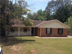 Pre-foreclosure in  BRENTWOOD DR Daphne, AL 36526