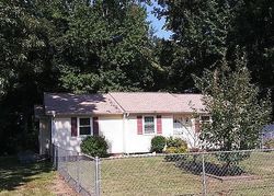 Pre-foreclosure in  ROSELAWN DR Clarksville, TN 37042