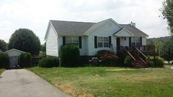 Pre-foreclosure in  MOUNTAIN BREEZE LN Bristol, TN 37620