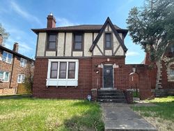 Pre-foreclosure in  VIVIAN AVE Saint Louis, MO 63147