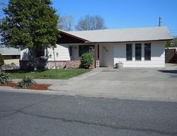 Pre-foreclosure in  SW 10TH PL Hermiston, OR 97838