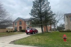 Pre-foreclosure in  STONETREE CIR Rochester, MI 48309