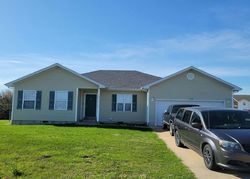 Pre-foreclosure in  APPLELANE DR Lebanon, MO 65536