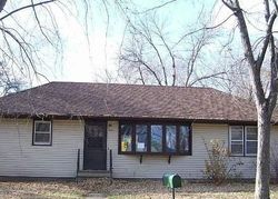 Pre-foreclosure in  MAPLE ST Hastings, MN 55033