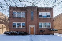 Pre-foreclosure in  W BALMORAL AVE Chicago, IL 60625