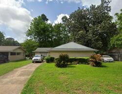 Pre-foreclosure in  PLANTATION DR Alexandria, LA 71301