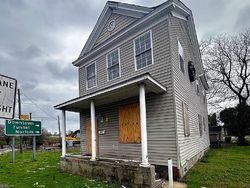Pre-foreclosure in  EFFINGHAM ST Portsmouth, VA 23704
