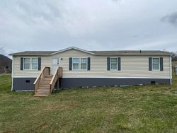 Pre-foreclosure Listing in SIERRA DR BRISTOL, VA 24202