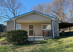 Pre-foreclosure in  HENDERSON RD Knoxville, TN 37931