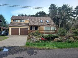  Sw Pine Ave, Depoe Bay OR