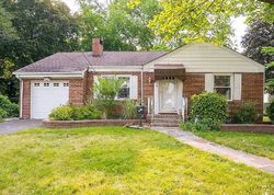 Pre-foreclosure in  REDWOOD AVE Trenton, NJ 08610