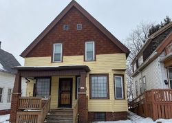 Pre-foreclosure in  N 20TH ST Milwaukee, WI 53206