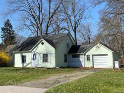 Pre-foreclosure in  INDIAN ST Southfield, MI 48033