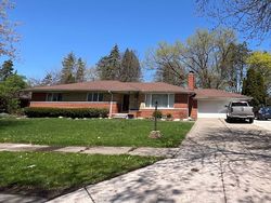 Pre-foreclosure in  CAMBRIDGE BLVD Southfield, MI 48076
