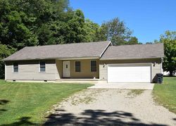 Pre-foreclosure Listing in N 300 E SYRACUSE, IN 46567