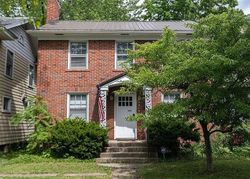 Pre-foreclosure in  FAIRFIELD AVE Fort Wayne, IN 46807
