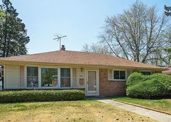 Pre-foreclosure in  E THACKER ST Des Plaines, IL 60016