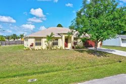 Pre-foreclosure in  SW CECELIA LN Port Saint Lucie, FL 34953