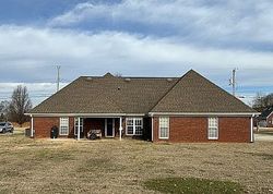 Pre-foreclosure in  RETRIEVER RUN Hazel Green, AL 35750