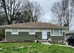 Pre-foreclosure in  NORTH AVE Saint Louis, MO 63114